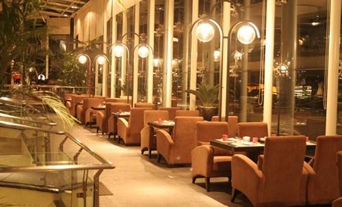 飲食公司品牌策劃受什么影響？